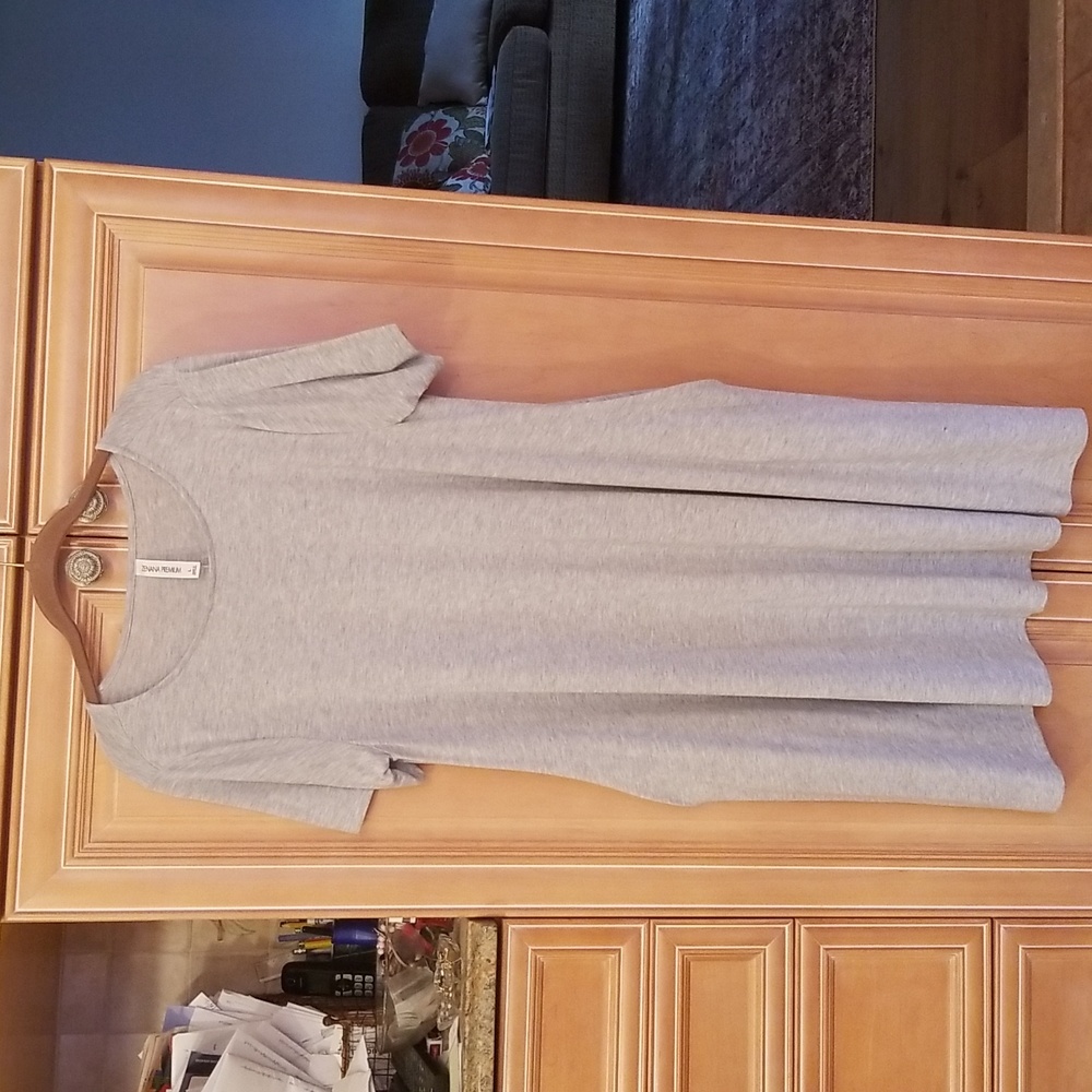 Womens like new casual dress with side pockets